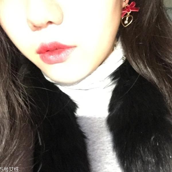 迪奥口红999适合日常素颜吗 人手必备的一支口红