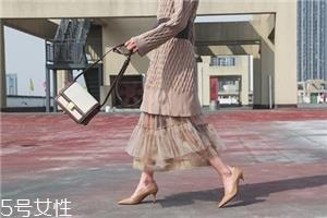 高跟鞋有点松怎么办？教你三个小妙招