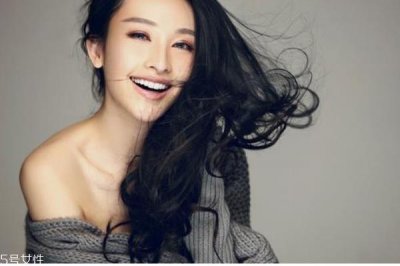 ​头上长痘痘是什么原因 预防额头长痘痘小偏方