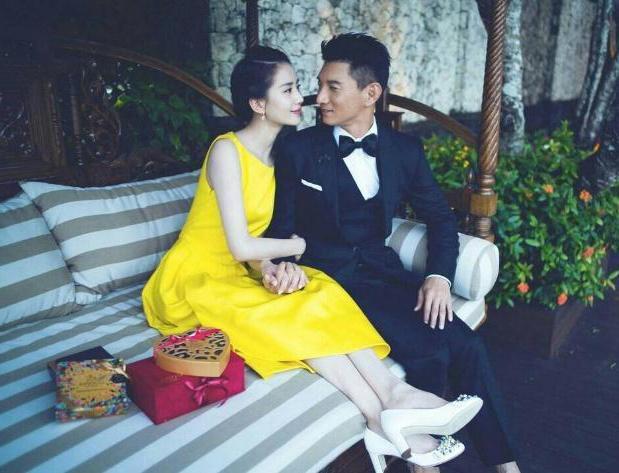 刘诗诗吴奇隆牵手逛庙会,诗诗素面朝天似路人,四爷的动作好有爱