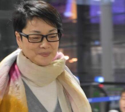 毛阿敏风华依旧,老公很有背景,女儿明星范儿