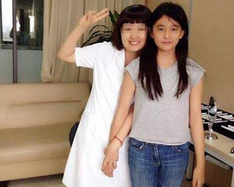 毛阿敏风华依旧,老公很有背景,女儿明星范儿