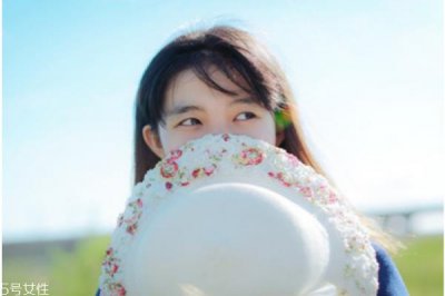 ​头发干枯毛躁怎么护理 头发干枯毛躁的原因