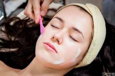 ​夏天出油冬天干燥是什么肤质 夏天皮肤偏油冬天偏干