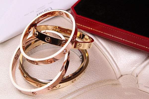 卡地亚男士钻戒的款式 卡地亚男士钻戒的经典款