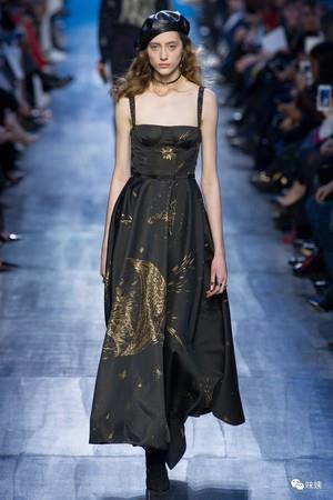 迪奥星星眼妆容怎么化？迪奥星星眼妆容画法