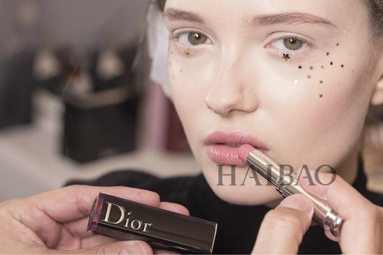 迪奥星星眼妆容怎么化？迪奥星星眼妆容画法