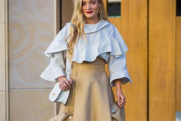 卡其色裙子配什么上衣 日系风格混搭技巧