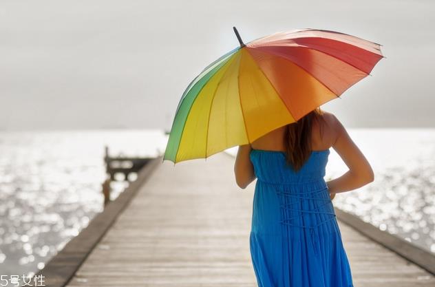 普通雨伞可以防紫外线吗 如何辨别太阳伞是否防紫外线