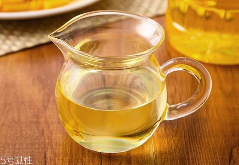 葵花籽油能洗脸吗 葵花籽油对皮肤的作用