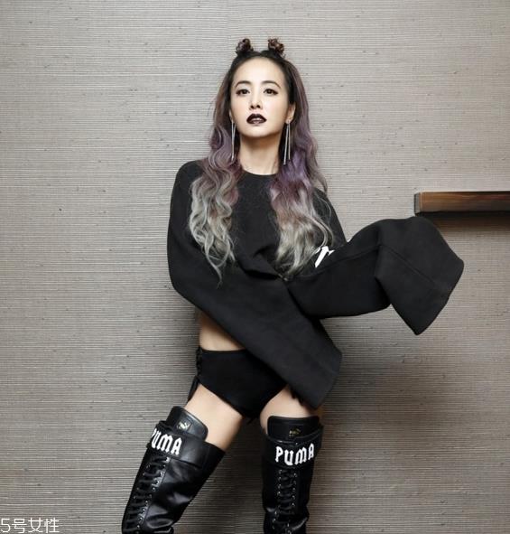 双丸子头怎么绑好看 超减龄的双丸子头教学