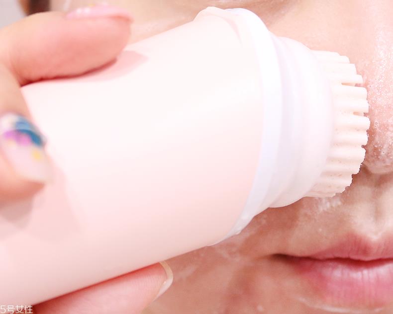飞利浦洁面仪能卸妆吗？飞利浦迷你洁面仪清洁力测试