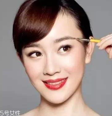 怎么化标准眉？三点法打造亲和眉形