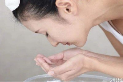 ​白糖水洗脸有什么好处 白糖洗脸的正确方法