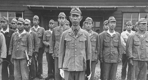日本鬼子投降真实旧照, 丑态百出, 最后一个日本鬼子1974年才投降