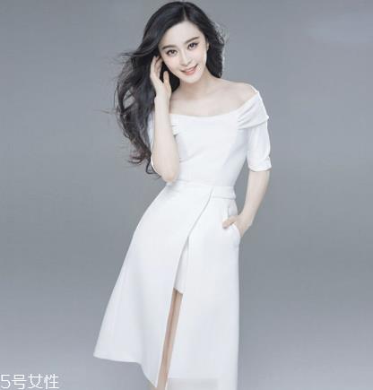 一字肩连衣裙怎么搭配？一字肩连衣裙搭配图片