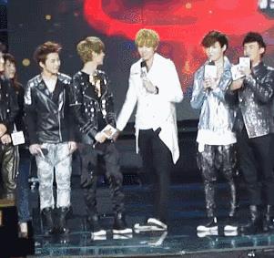 男星同框身高才是硬伤!鹿晗被林更新秒成渣,李易峰真有181cm?