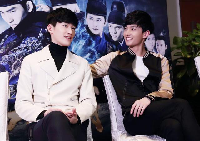 男星同框身高才是硬伤!鹿晗被林更新秒成渣,李易峰真有181cm?