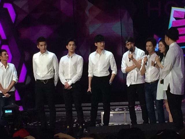 男星同框身高才是硬伤!鹿晗被林更新秒成渣,李易峰真有181cm?