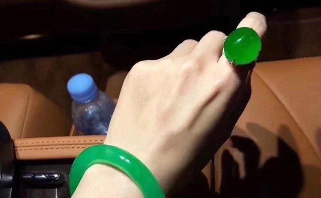 19线演员却坐拥千万豪宅,客厅装饰如酒店大堂,或赵本山孙子