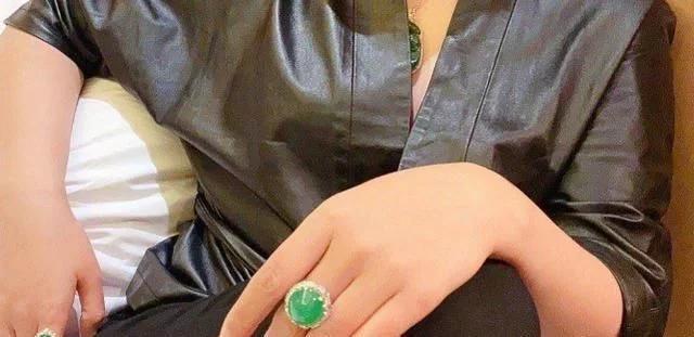 19线演员却坐拥千万豪宅,客厅装饰如酒店大堂,或赵本山孙子