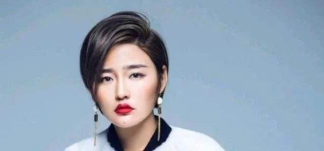 19线演员却坐拥千万豪宅,客厅装饰如酒店大堂,或赵本山孙子