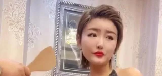 19线演员却坐拥千万豪宅,客厅装饰如酒店大堂,或赵本山孙子