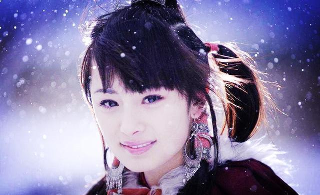 杨幂的4岁、18岁、25岁、30岁、32岁，你被几岁的杨幂惊艳到？