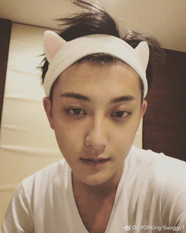 黄子韬深夜微博发文被网友骂,网友:又看到这个渣男头像了