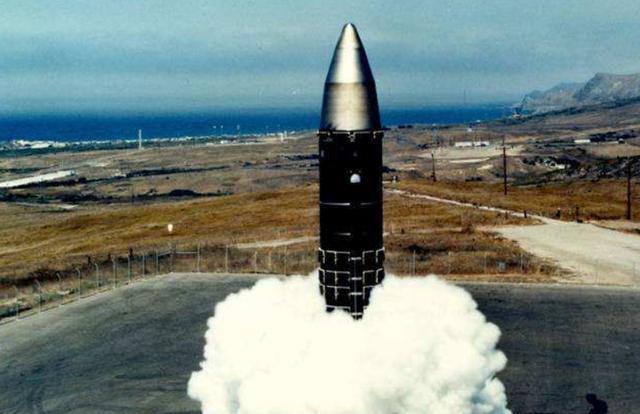 洲际导弹携带核弹头数量，美国14枚，俄罗斯25枚，我国是多少？