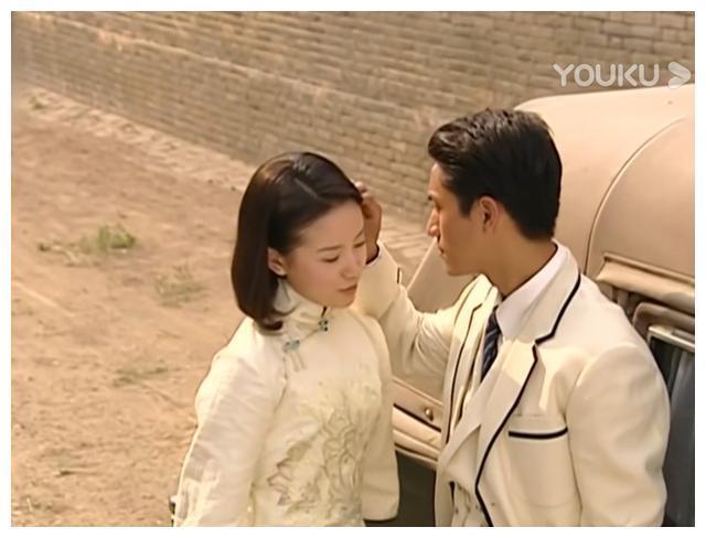 《金粉世家》金燕西与冷清秋共度一夜,暗藏的几点“小心思”