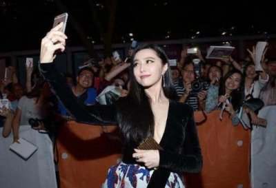 洪金宝首次霸气回应跟范冰冰的关系,9个字说明一切真相