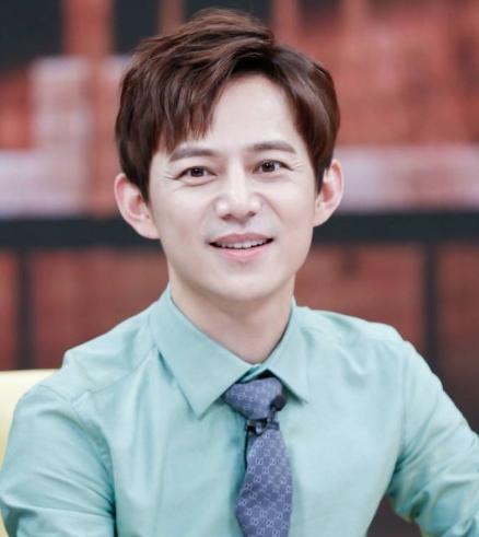 《快本》下一期的嘉宾阵容强大,光头张一山受期待