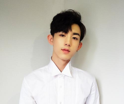 《快本》下一期的嘉宾阵容强大,光头张一山受期待