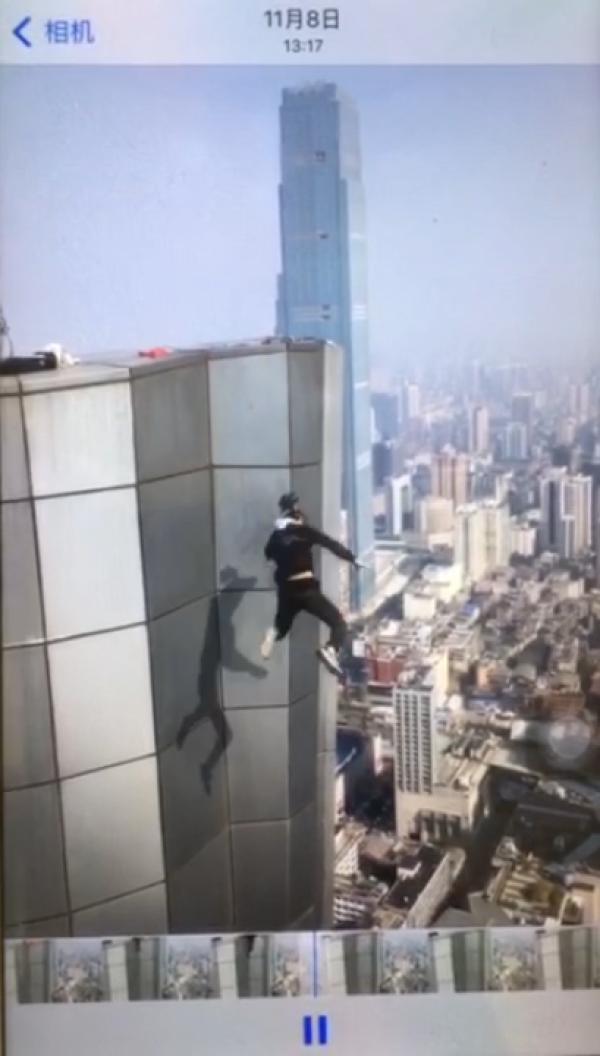 “高空极限运动第一人”吴永宁坠亡前影像曝光，生前曾挣扎