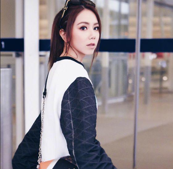 “丐帮帮主”驾到，邓紫棋不穿皮裤改穿破洞裤？变化竟然如此之大