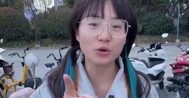 小鱼海棠是谁发生什么事了 小英和小鱼海棠是双胞胎吗?