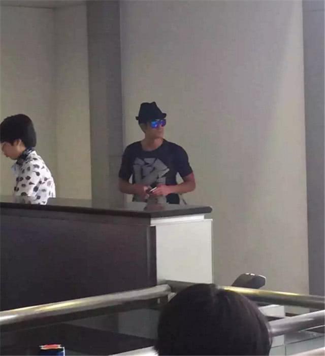 网友偶遇真实郭富城:被反锁在厕所还被误认是农民工,超可爱