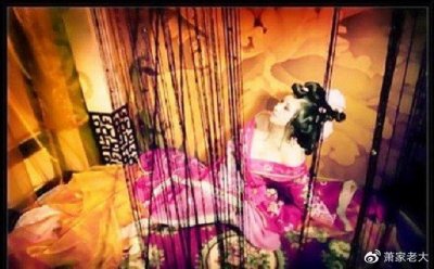 ​张放等方恨班伯多嘴，不料成帝叹为直言，只好托词更衣怏怏趋出