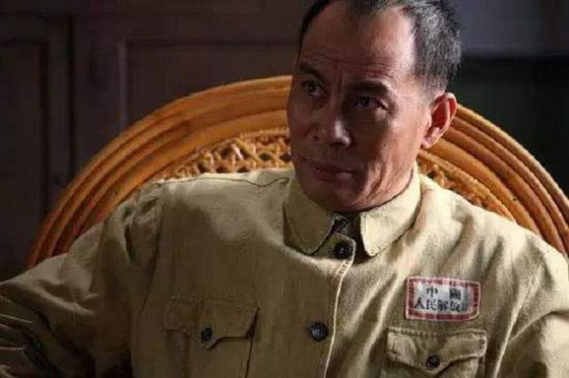 爸爸是资深老戏骨,妈妈是中戏“金花”,如今女儿也成了一名演员