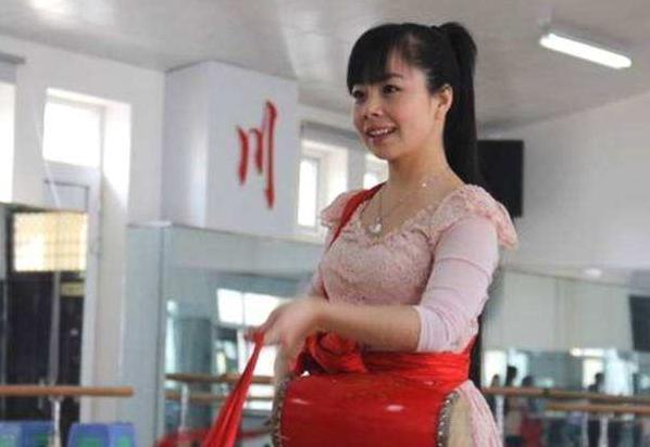 草根歌手王二妮“真实身份”曝光,隐瞒了11年,难怪她一直这么火