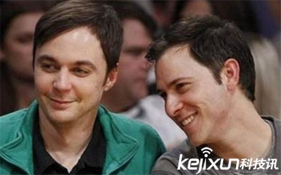 戏内谢耳朵Amy结婚照曝光 戏外谢耳朵和男友在“彩虹屋”完婚!