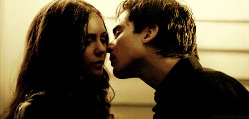 这些亲吻动图,看得我狼血沸腾!