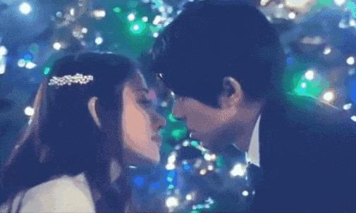 这些亲吻动图,看得我狼血沸腾!