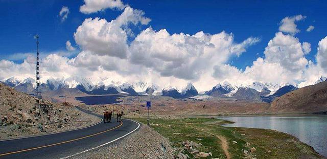 “巴铁”主动归还一块领土,面积相当于五个香港,邻国说是他们的