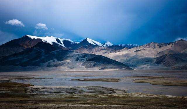 “巴铁”主动归还一块领土,面积相当于五个香港,邻国说是他们的