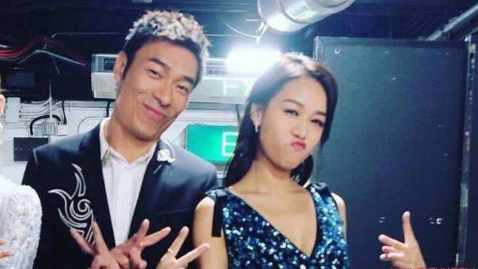 懒理黄心颖怀孕传闻,郑秀文与许志安甜蜜约会,男方消瘦显憔悴