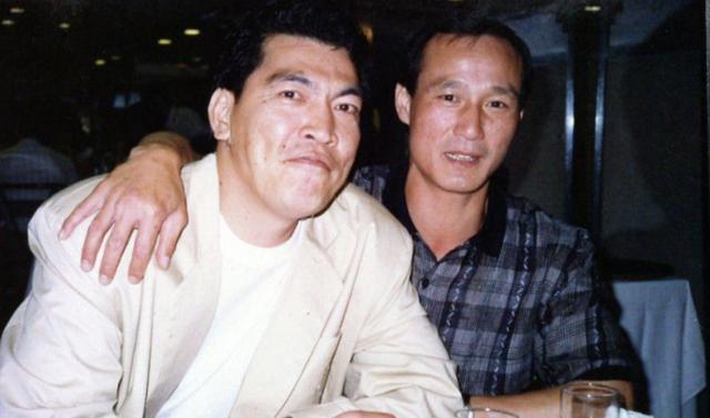 “大傻”成奎安,和被误解的这么多年