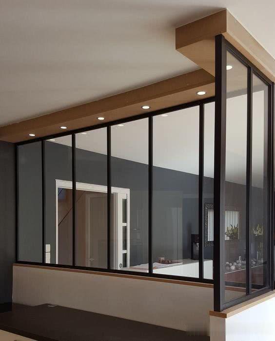 客厅留一半空间,做半墙玻璃房,采光又通风!难怪日本房子很常见