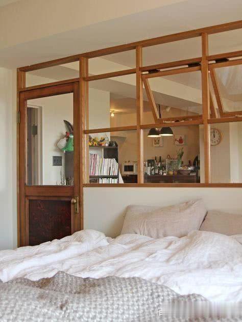 客厅留一半空间,做半墙玻璃房,采光又通风!难怪日本房子很常见